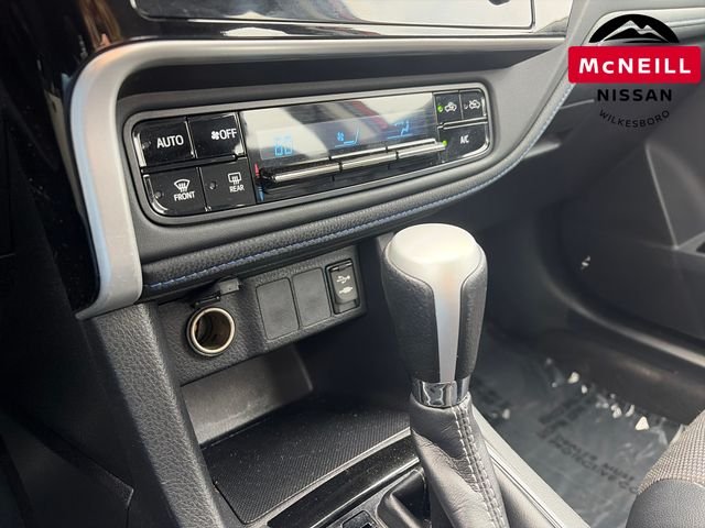 2017 Toyota Corolla SE - Photo 19