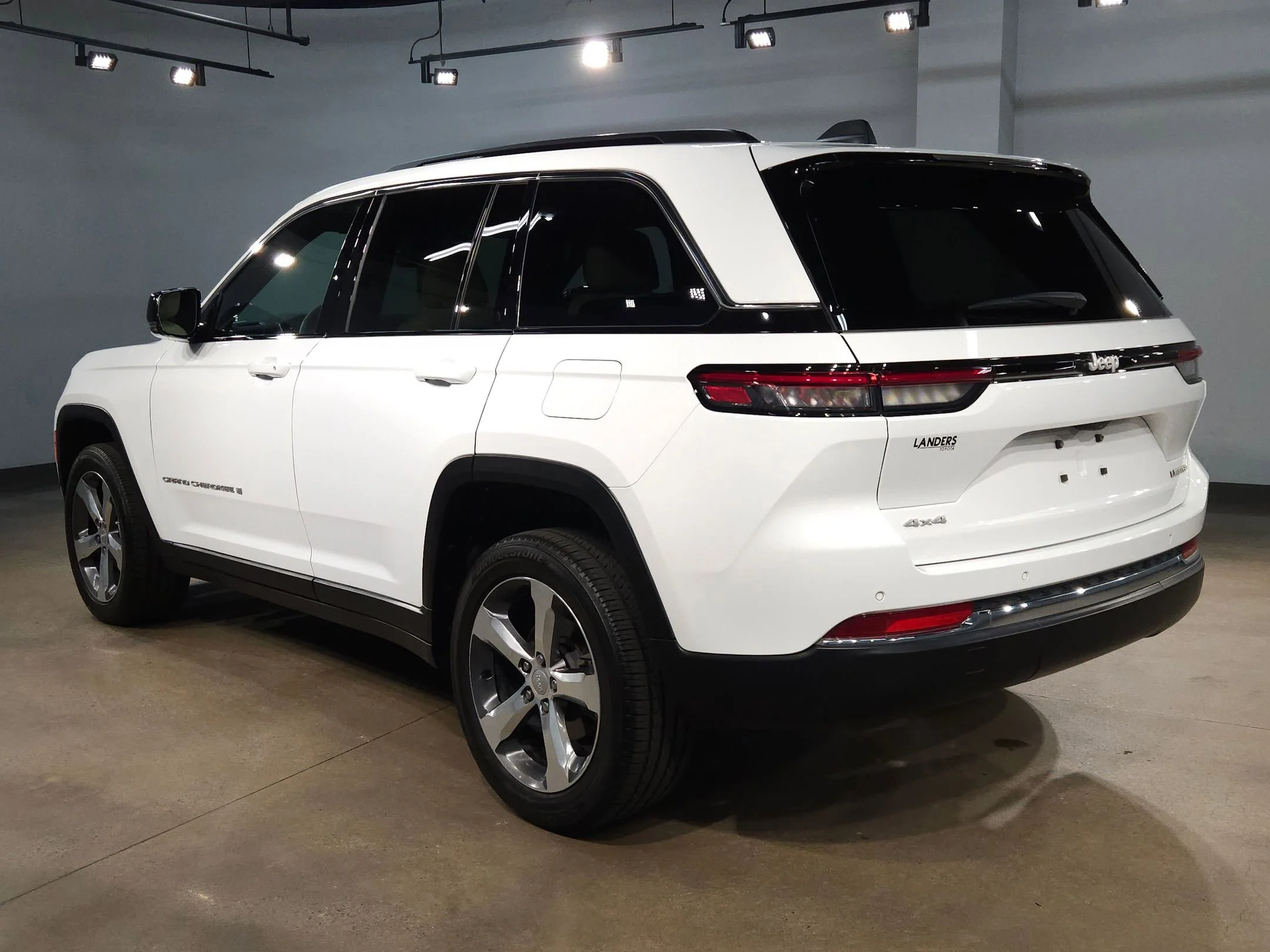 Used 2025 Bright White Clearcoat Jeep Limited image 5