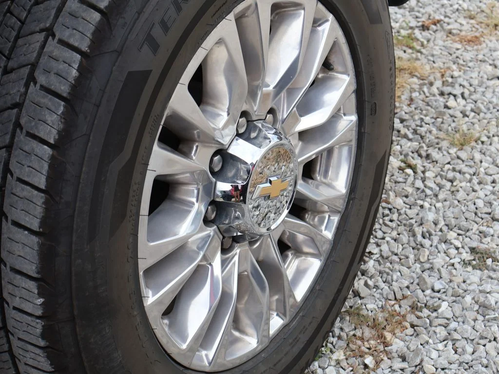 Used 2022 White Chevrolet High Country image 25