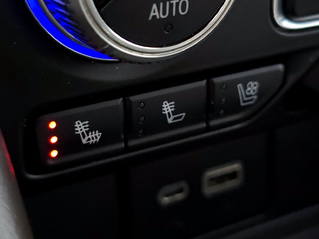 2022 GMC Yukon SLT - Photo 33