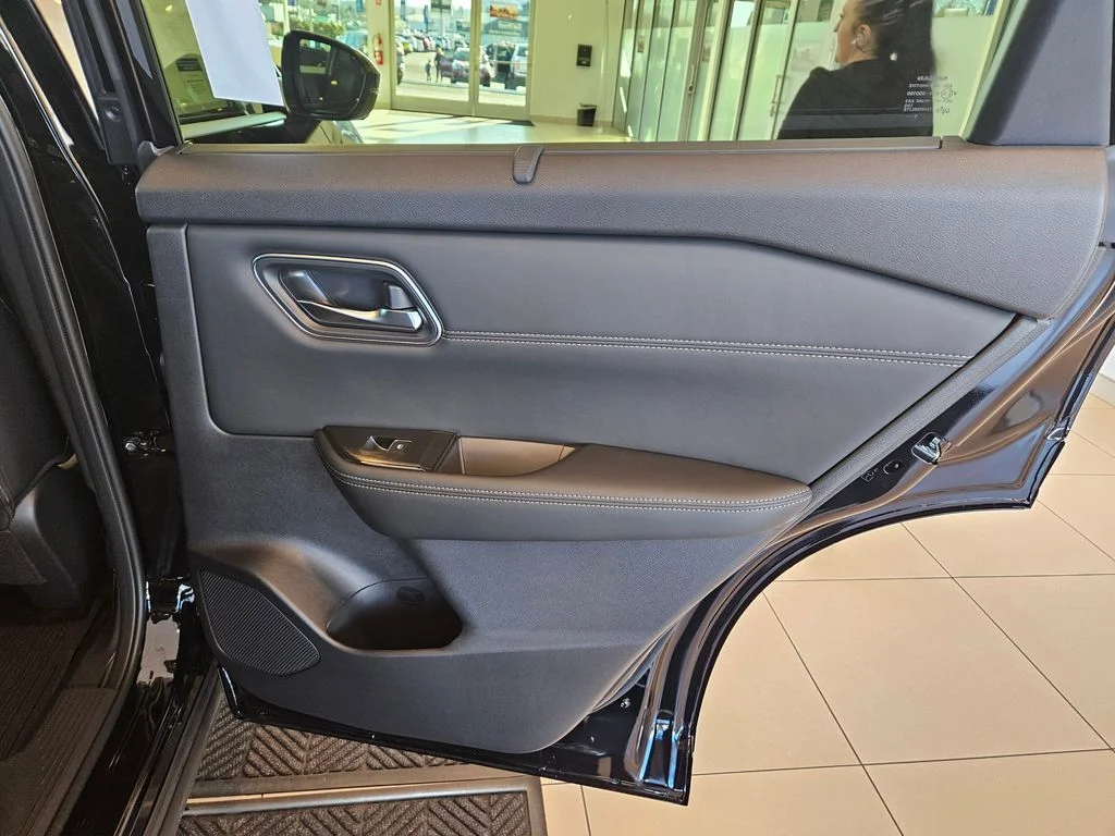 New 2026 Super Black Nissan Platinum image 29