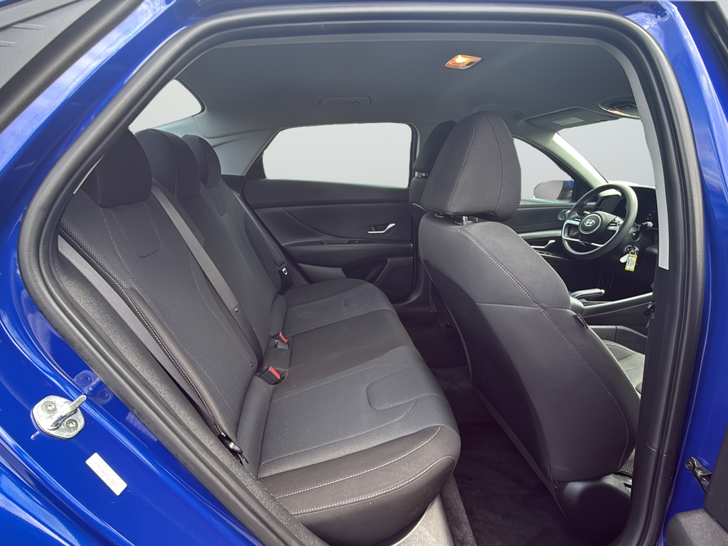 Used 2021 Blue Hyundai SE image 10
