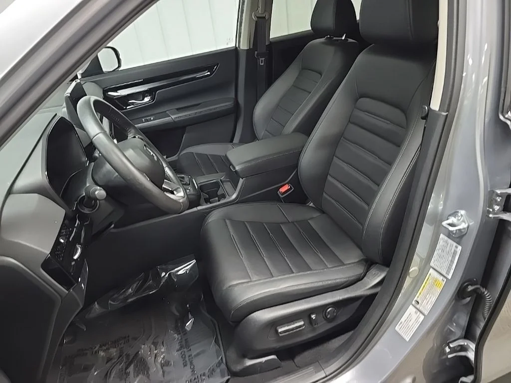 Used 2023 Lunar Silver Metallic Honda EX-L image 30