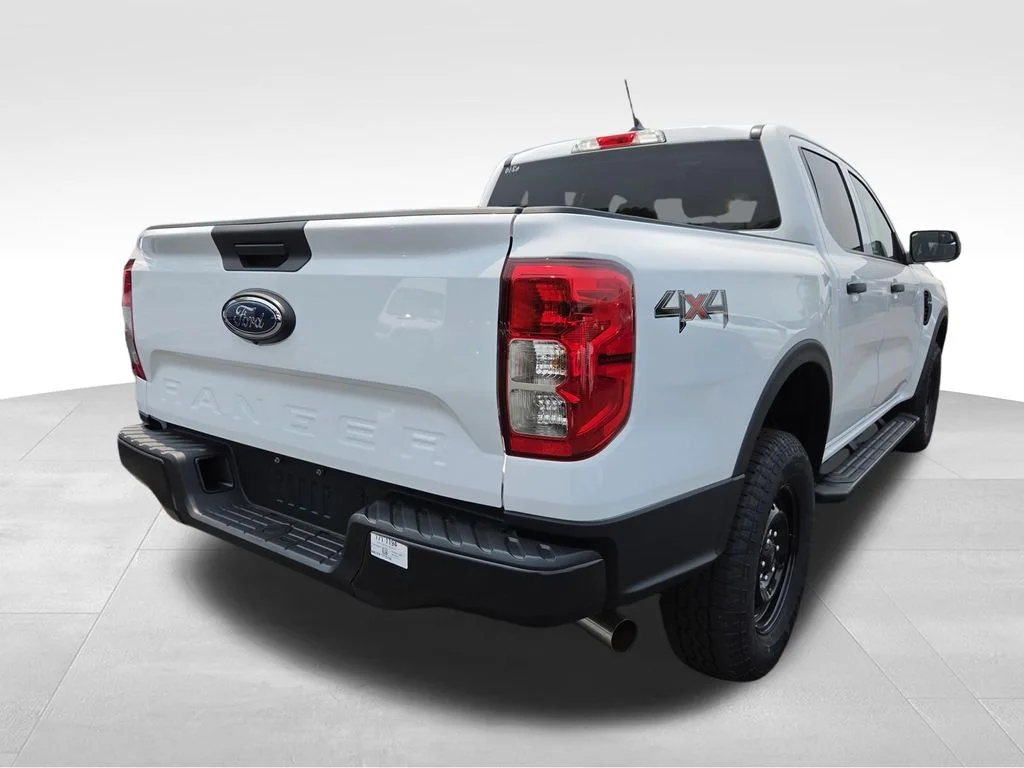 New 2026 Oxford White Ford XL image 3