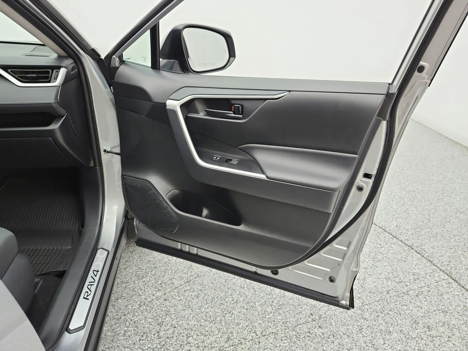 Used 2025 Silver Sky Metallic Toyota LE FWD (Natl) image 20