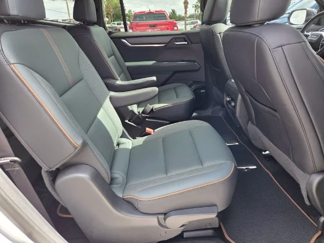 Used 2024 White GMC AT4 image 16