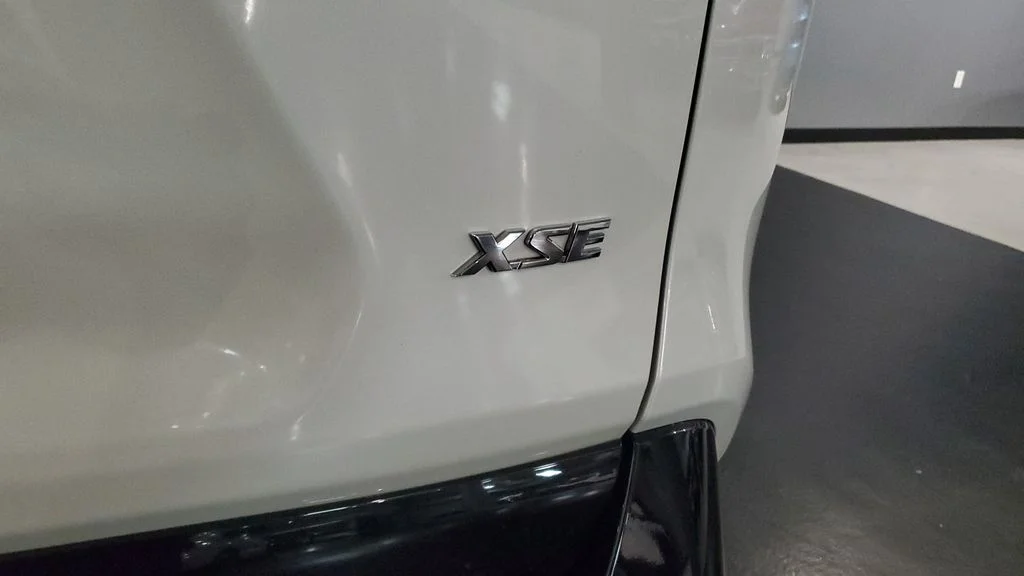 Used 2022 White Toyota XSE image 9