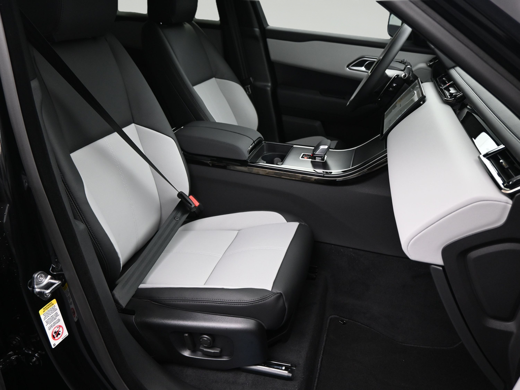 Certified Used 2026 Black Land Rover Dynamic SE image 10