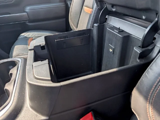 Used 2022 White GMC AT4 image 27