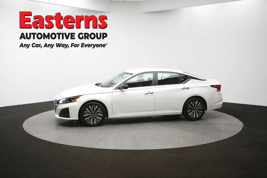 Used 2024 White Nissan 2.5 SV image 57