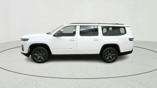 New 2026 Bright White Clear-Coat Exterior Paint Jeep Limited Altitude image 5