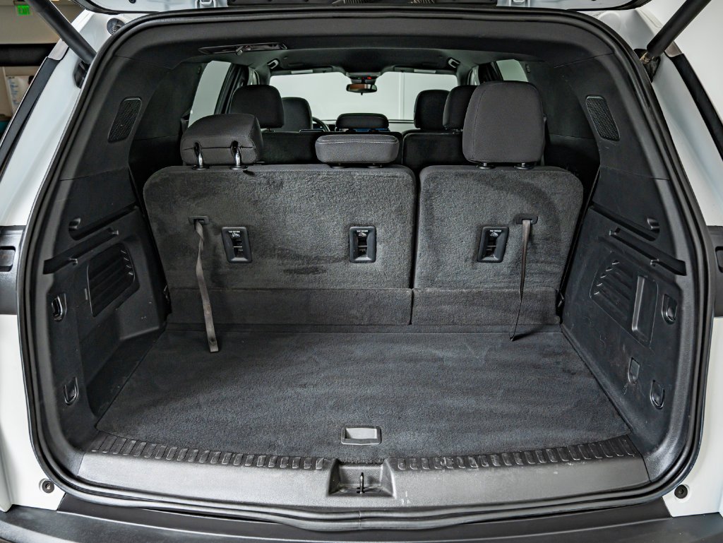 Used 2024 Summit White Chevrolet LS image 38