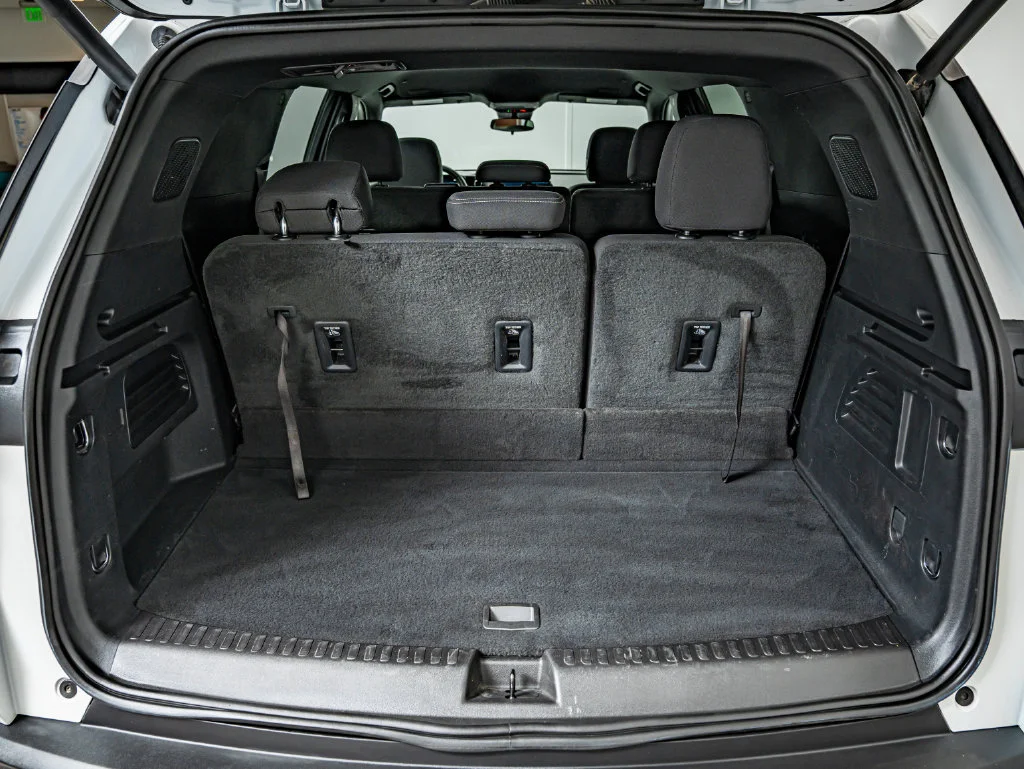 Used 2024 Summit White Chevrolet LS image 38