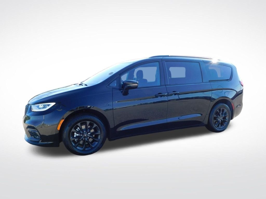 Used 2021 Black Chrysler Touring image 7