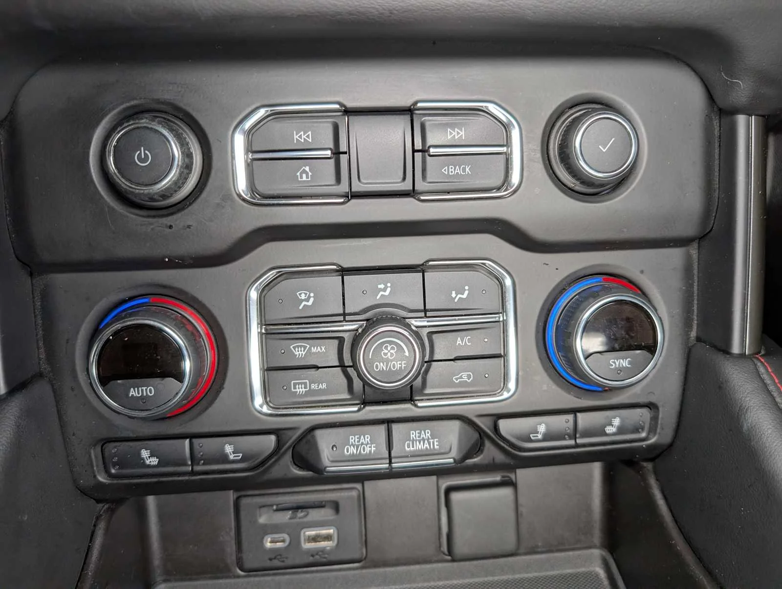 Used 2021 Shadow Gray Metallic Chevrolet RST image 32