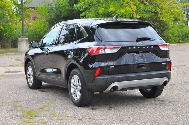 Used 2020 Black Ford SE image 5