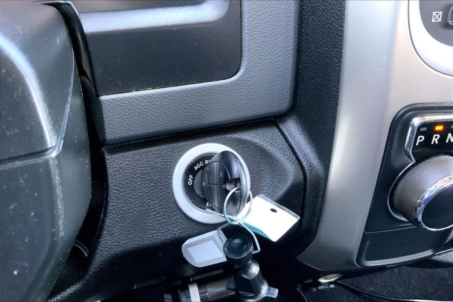 Used 2019 Bright White Clearcoat Ram SLT image 35