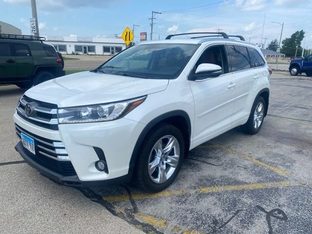 Used 2018 Blizzard Pearl Toyota Limited image 2
