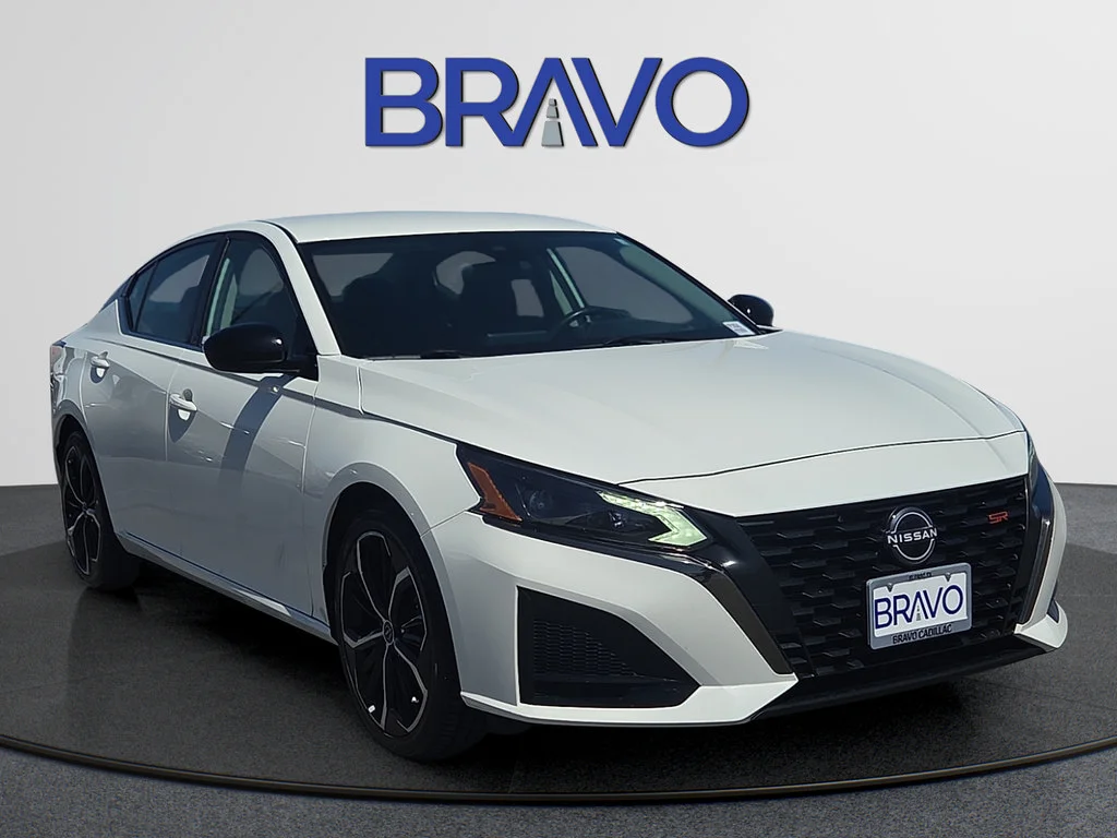 2024 Nissan Altima SR - Photo 6