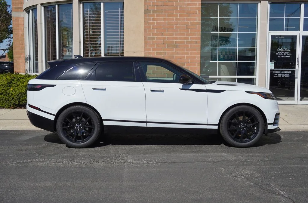 Certified Used 2026 White Land Rover Dynamic SE image 8