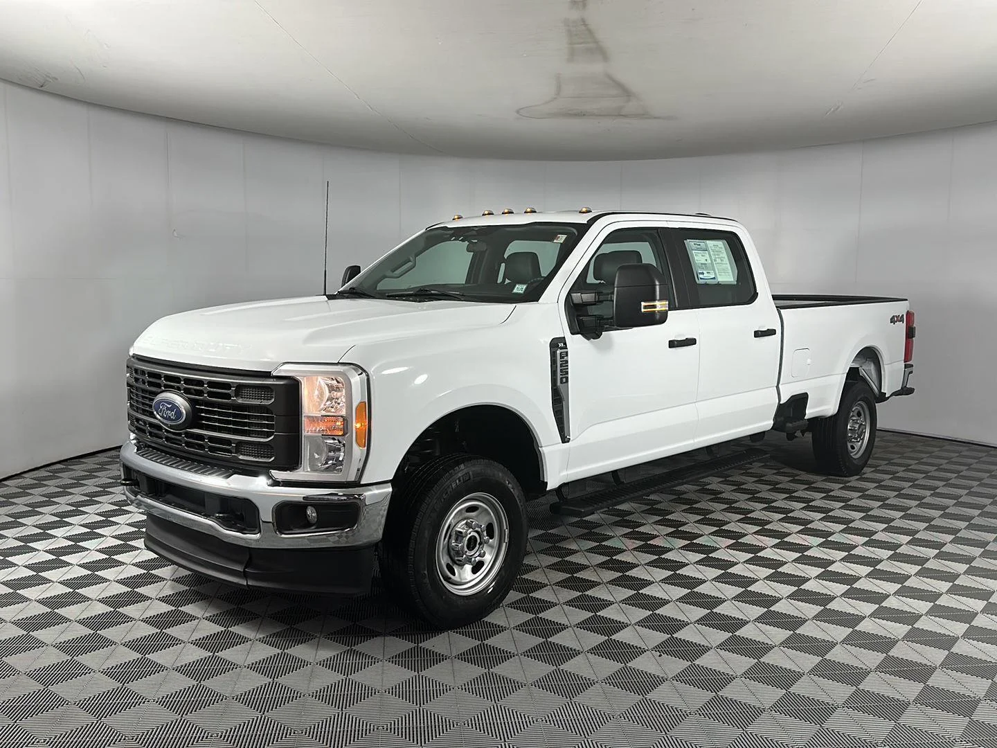 Used 2023 Oxford White Ford XL image 15