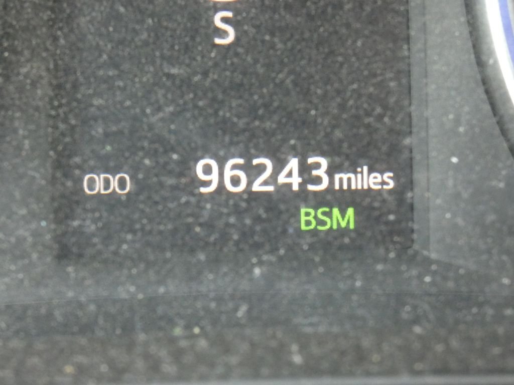 Used 2019 Gray Toyota XLE image 22