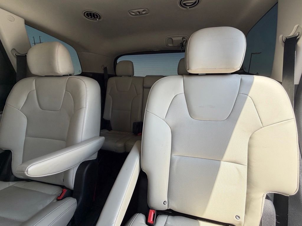 Used 2021 White Kia S image 8