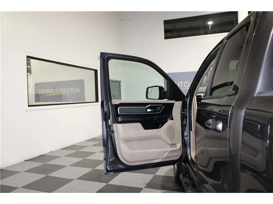 Used 2020 Granite Crystal Metallic Clearcoat Ram Big Horn image 11
