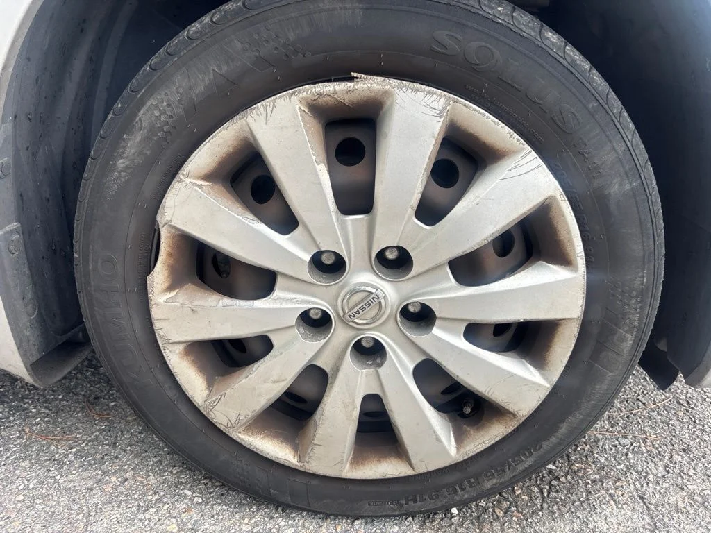 Used 2015 Silver Nissan S image 27