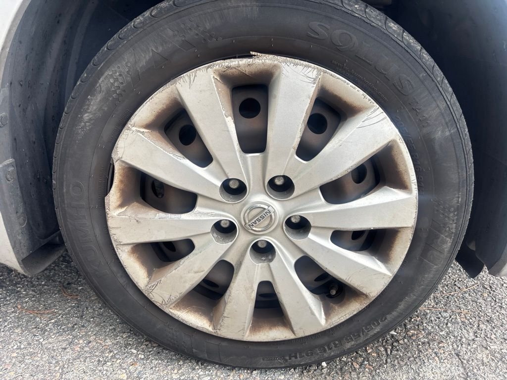 Used 2015 Silver Nissan S image 27