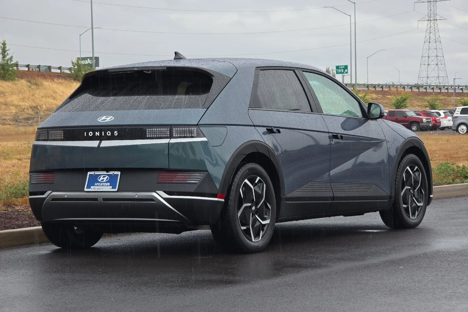 Used 2024 Green Hyundai SEL image 3