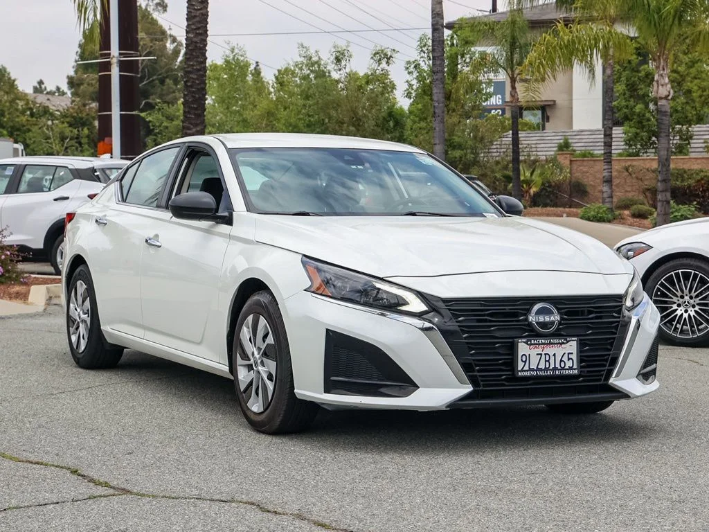 Used 2024 White Nissan 2.5 S image 1