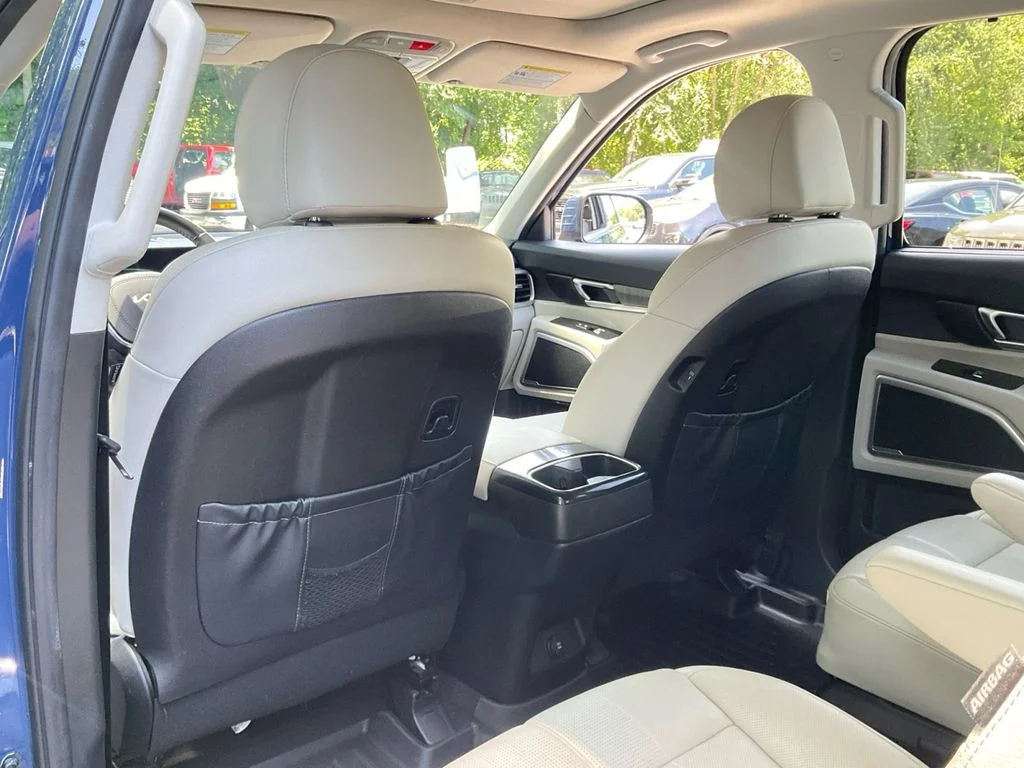 Used 2023 Black Kia EX image 33