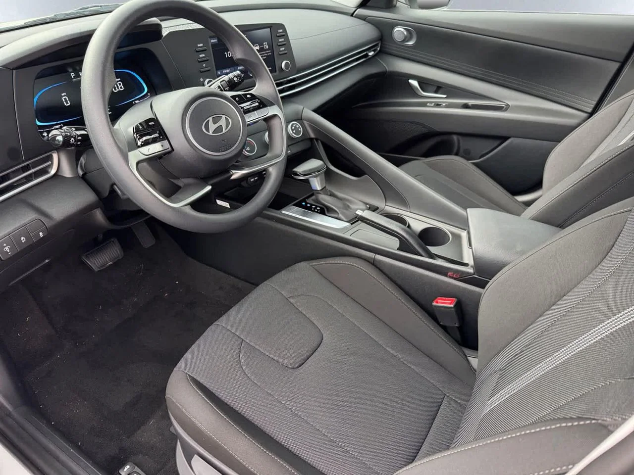 New 2026 White Hyundai SE image 13