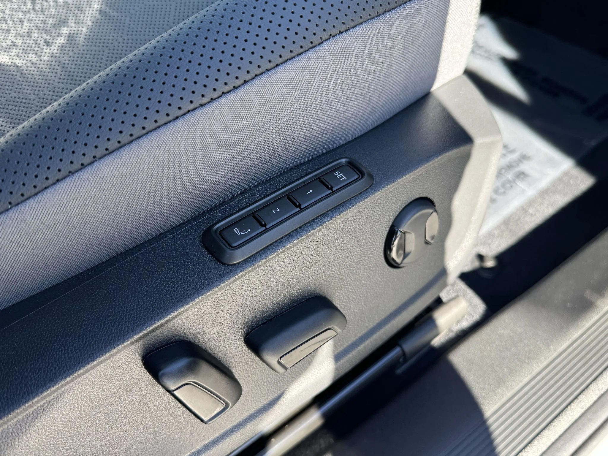 New 2026 Opal White Pearl Volkswagen Pro S image 37