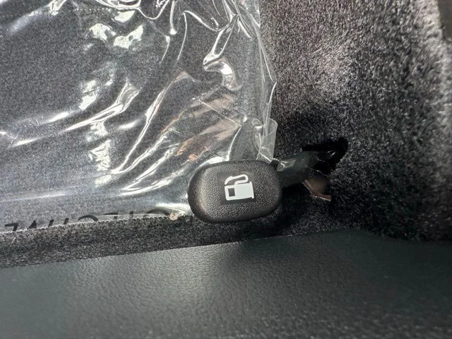2025 Hyundai Venue SEL - Photo 15