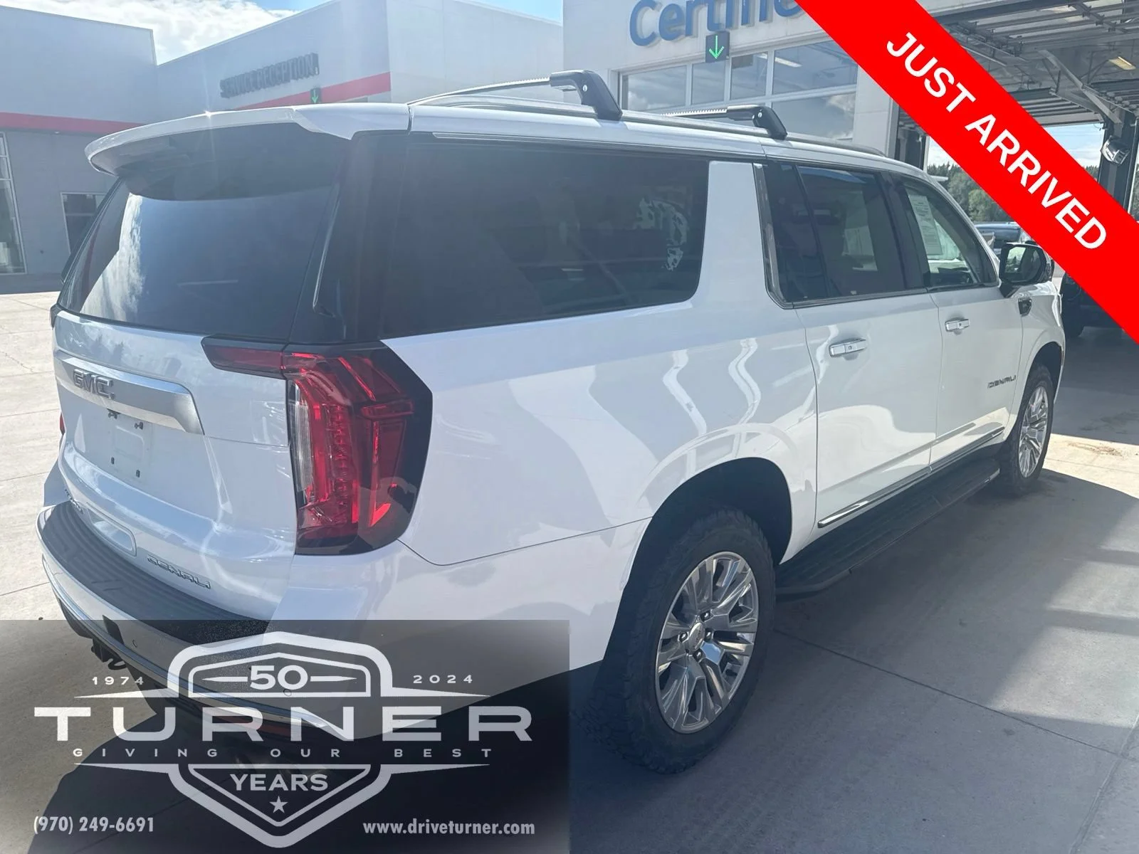 Used 2023 SUMMIT WHITE GMC Denali image 4