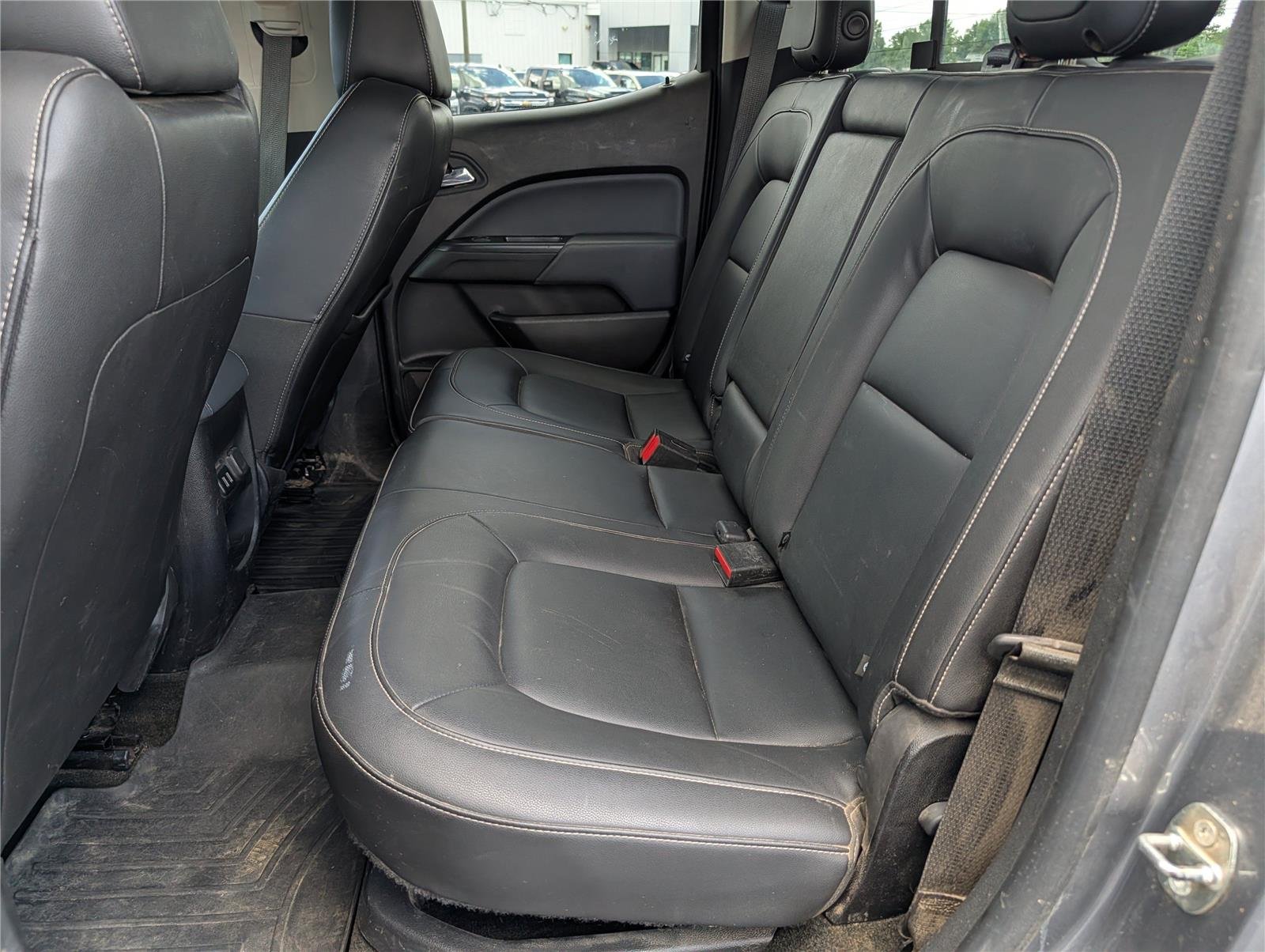 Used 2018 STERLING GRAY METALLIC Chevrolet 4WD Z71 image 34