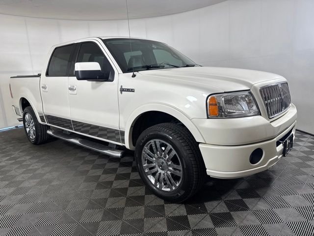 Used 2007  Lincoln Base image 1