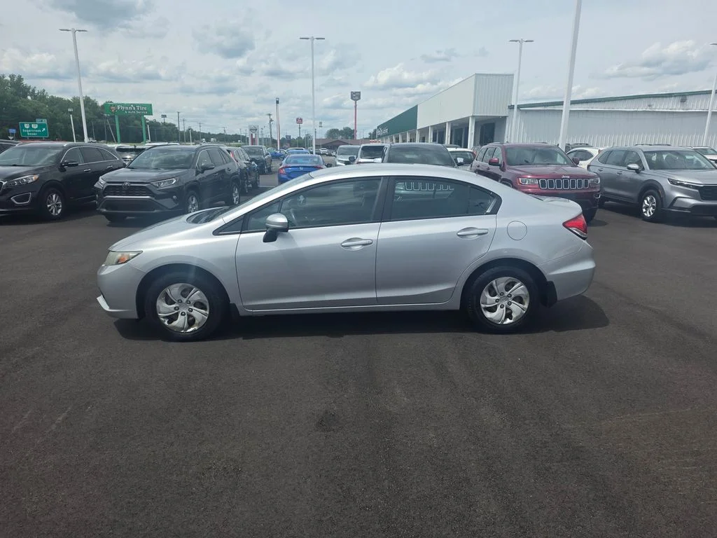 Used 2014 Alabaster Silver Metallic Honda LX image 6