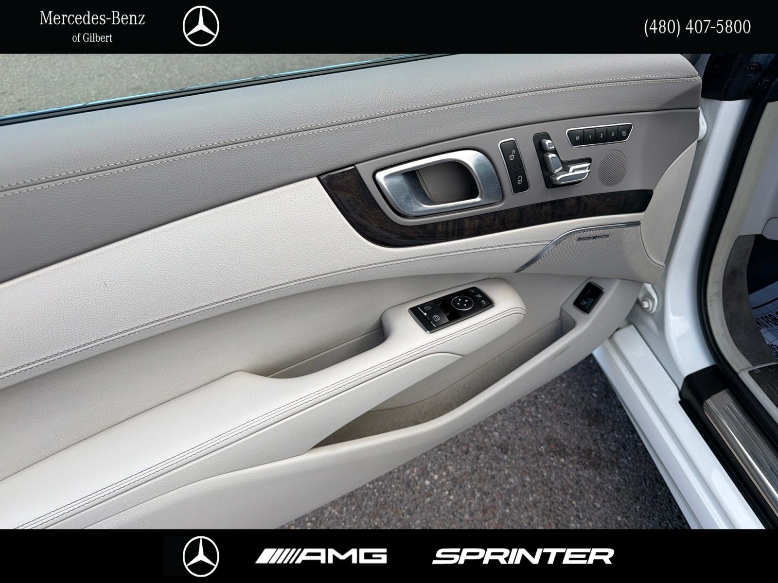 Used 2015  Mercedes-Benz SL 400 Roadster image 12