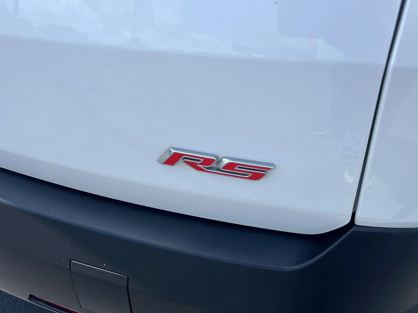 Used 2023 Iridescent Pearl Tricoat Chevrolet RS image 5