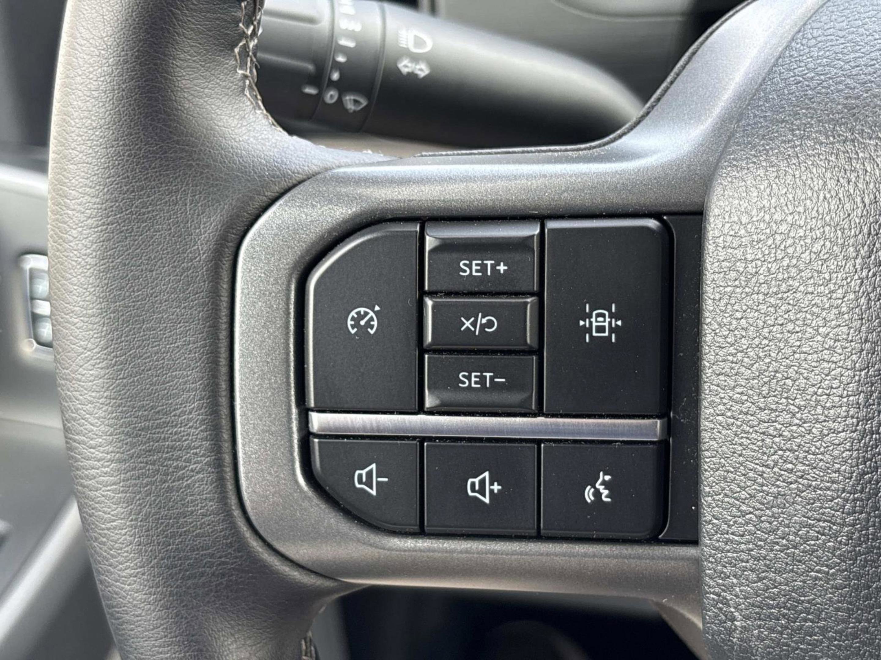 2025 Ford F-150 XLT - Photo 28