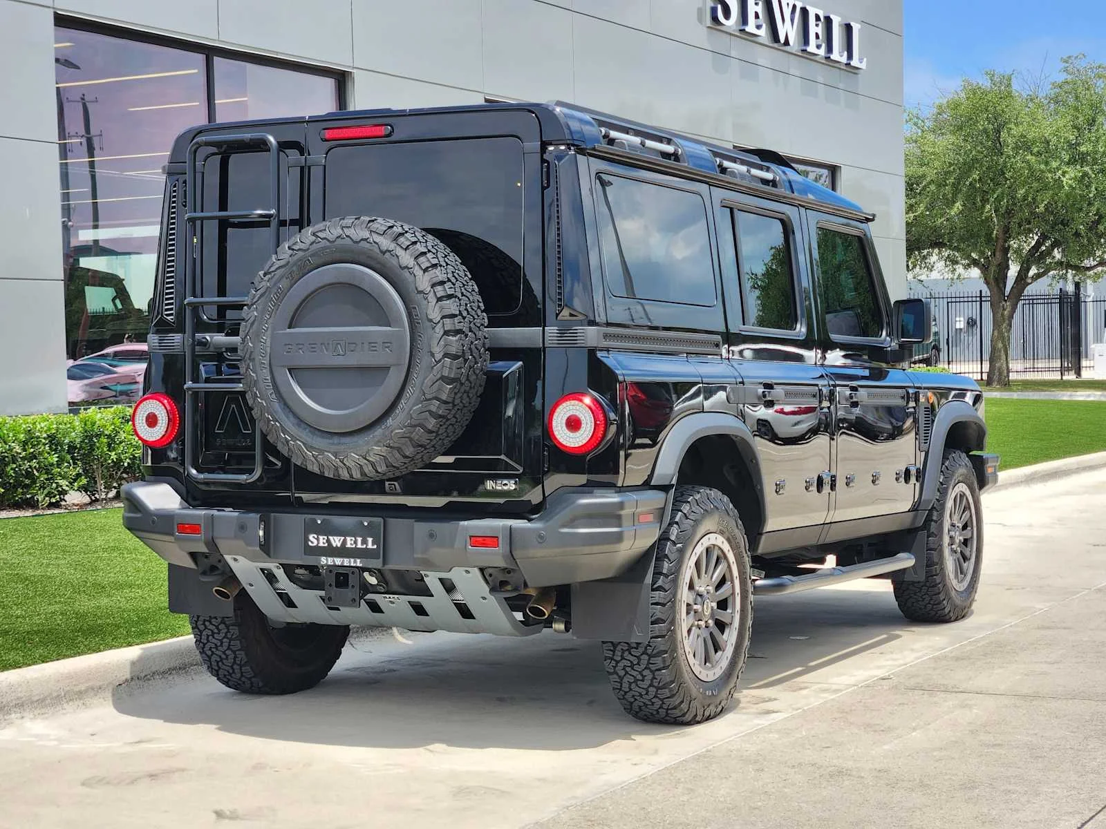 Used 2025 Inky Black INEOS Fieldmaster Edition image 7