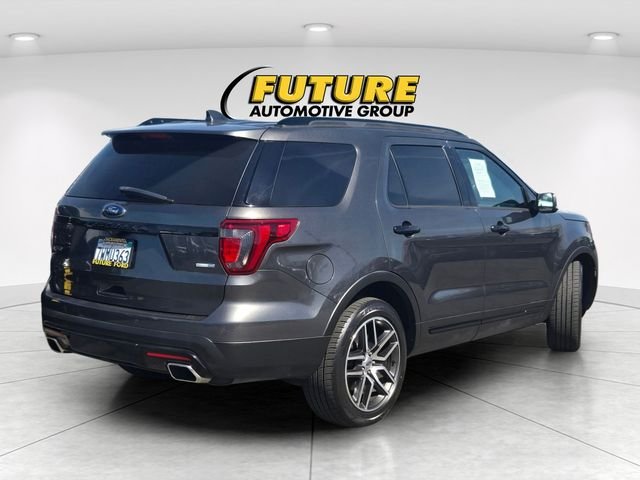 Used 2017 Gray Ford Sport image 4