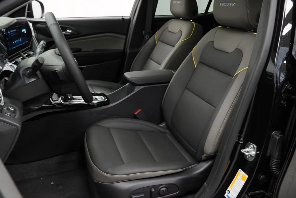 New 2026 Mosaic Black Metallic Chevrolet ACTIV image 6