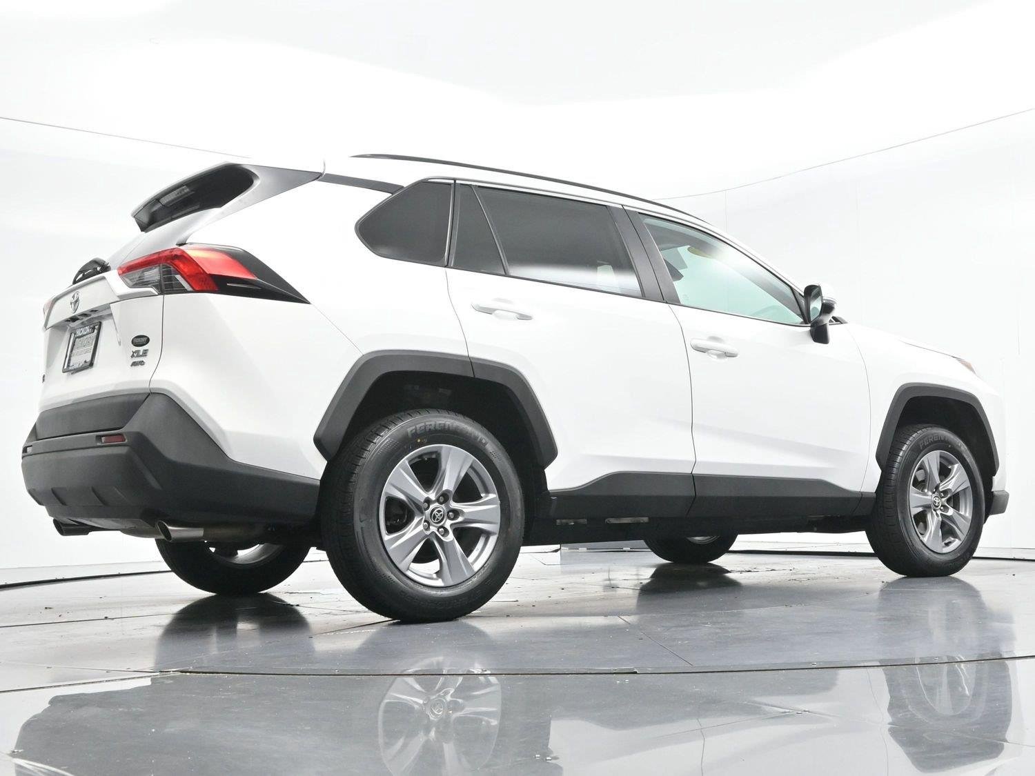 Used 2022 White Toyota XLE image 53