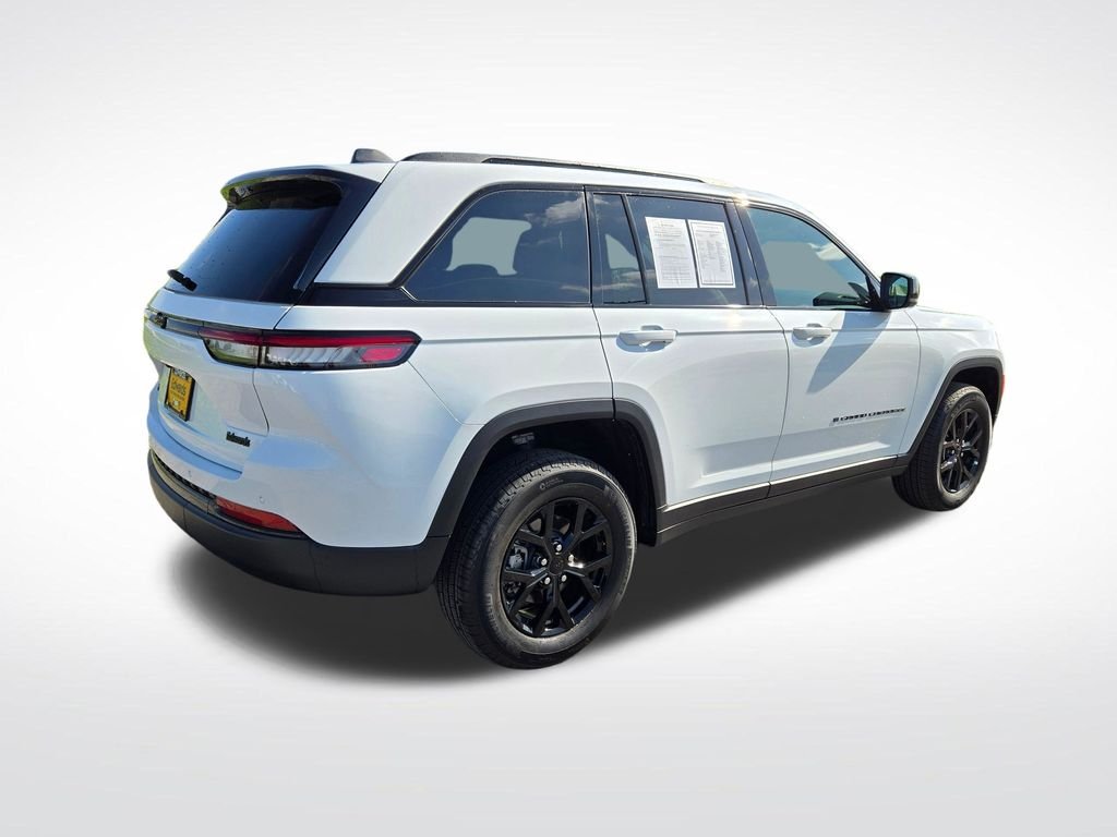 Used 2025 White Jeep Altitude X image 3