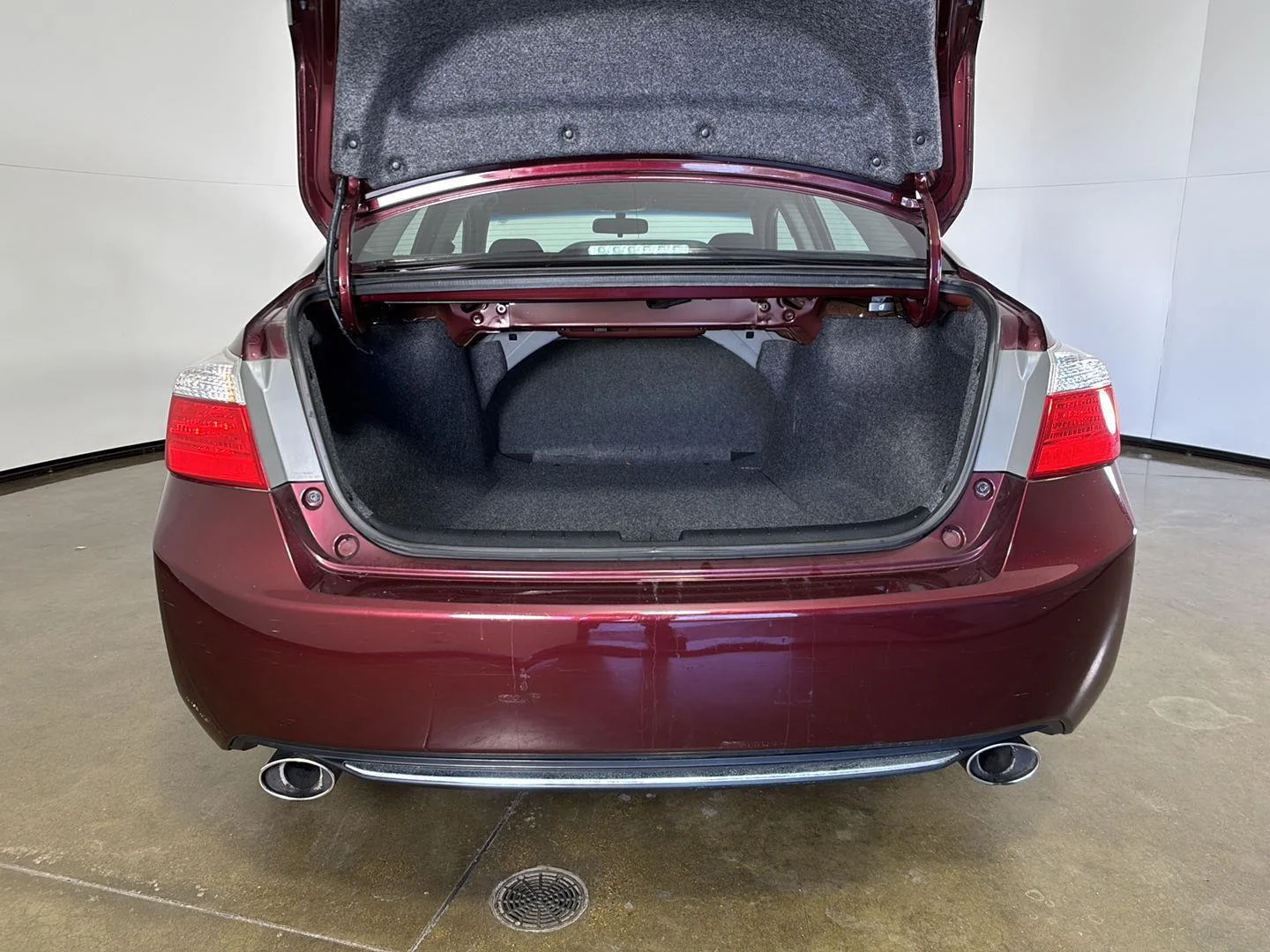 Used 2013 Basque Red Pearl II Honda Sport image 15