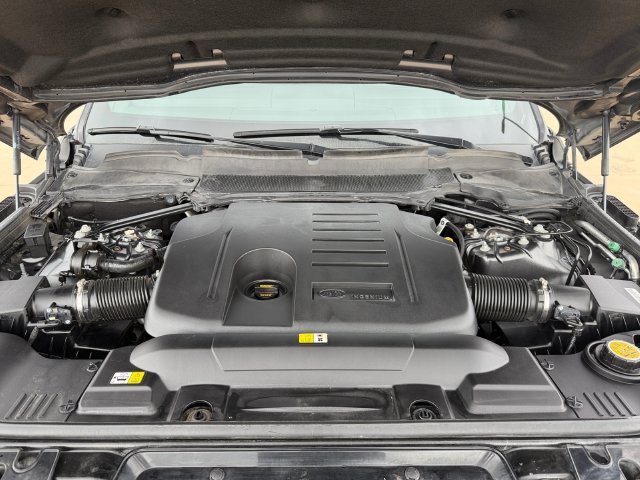 Used 2022 Carpathian Grey Premium Metallic Land Rover HSE Silver Edition image 19